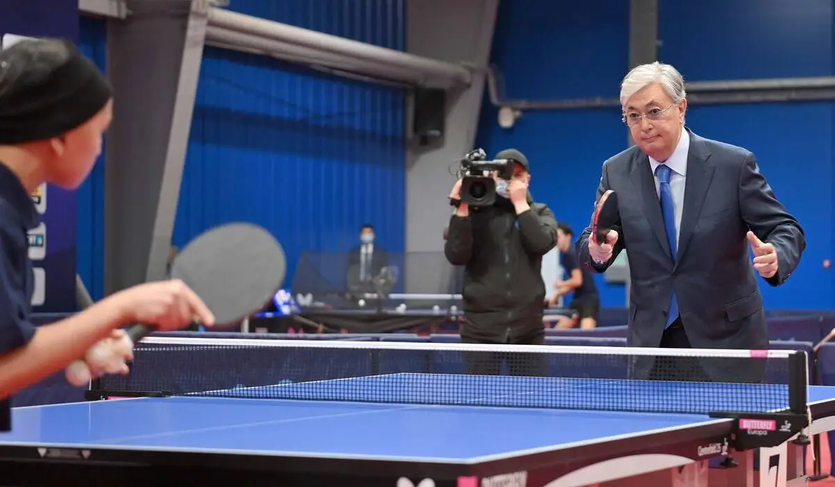 Йогамен шұғылданамын, үстел теннисін ойнаймын. Президент денсаулығына қатысты сауалға жауап берді