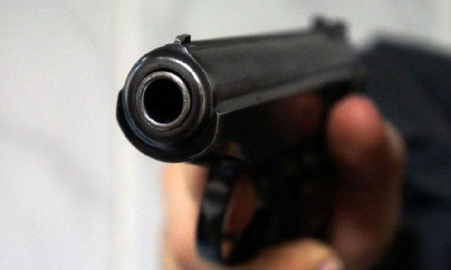 Астанада қарулы ер адам «Сұңқар» арнайы жасағының қызметкеріне оқ атты