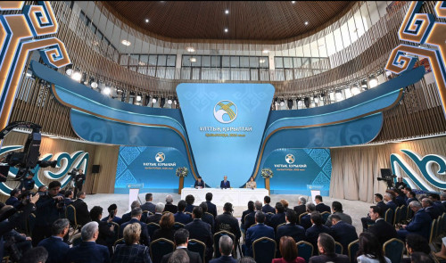 Президент төрағалығымен Ұлттық құрылтайдың V отырысы басталды