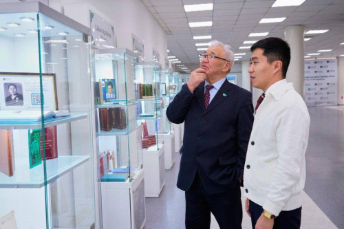 Алматыда 350-ден астам сирек кітап көрмеге қойылды