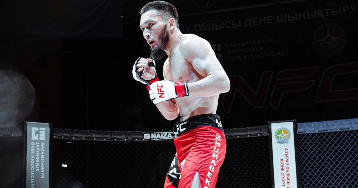 ММА: Жұман Жұмабеков бразилиялық қарсыласын жеңді