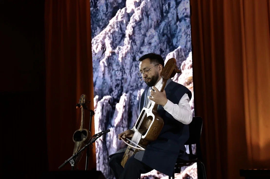 Көнеден жеткен сарын