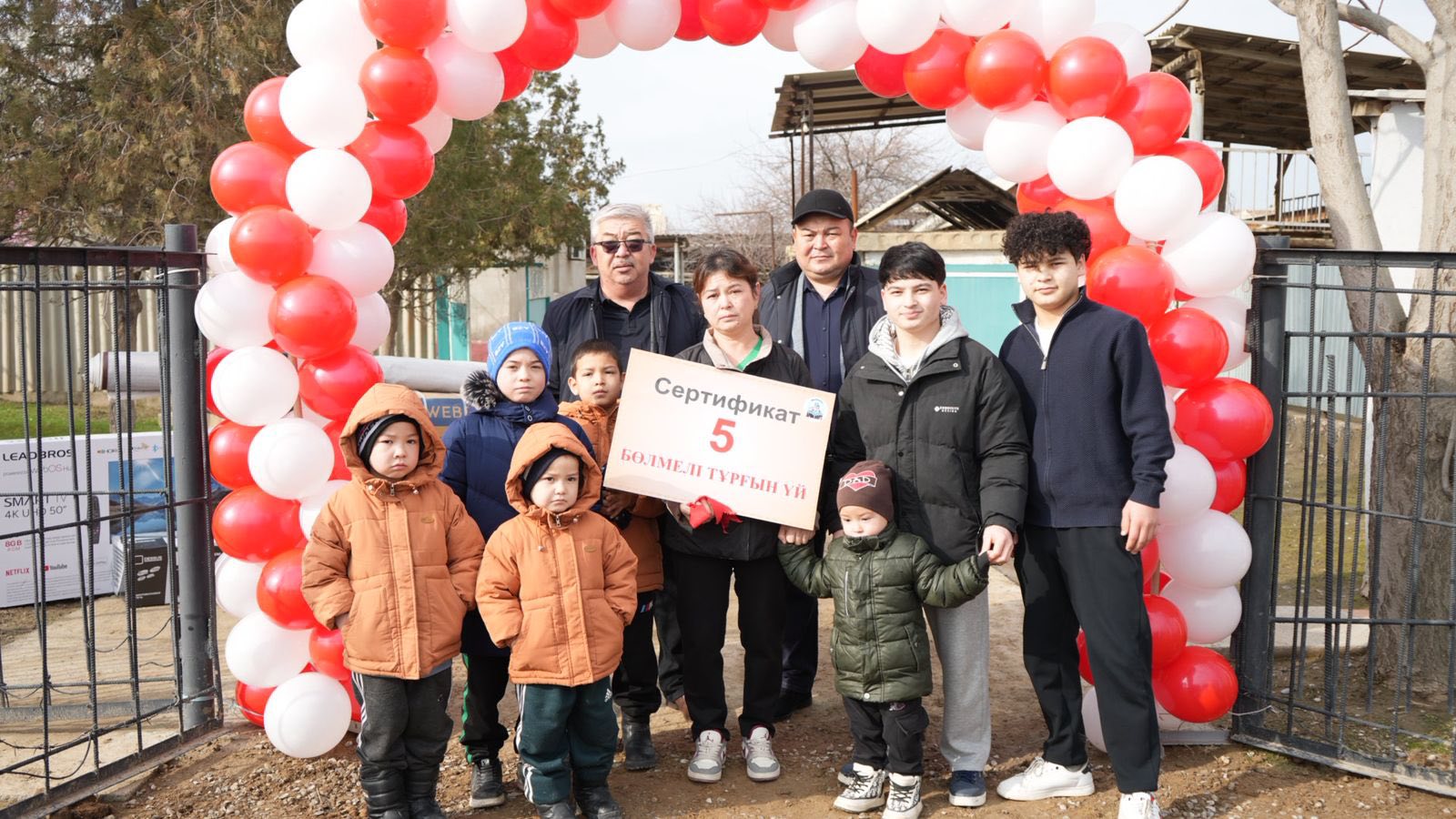Армрестлингтен әлем чемпионына 5 бөлмелі үй сыйға берілді