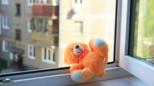 Таразда анасы екі баласын терезеден лақтырып жіберді