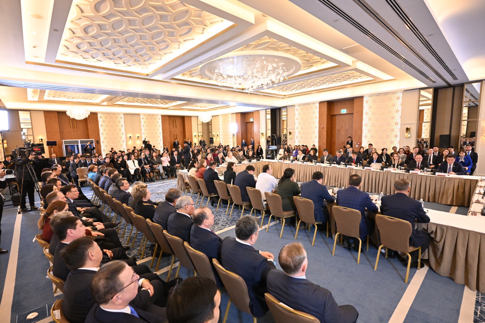 Мәулен Әшімбаев: Мемлекет басшысының реформалары жалпыұлттық бірлікті талап етеді