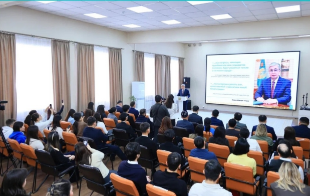 Қарағанды облысының сарапшылары мен жастар көшбасшылары жаңа Конституцияны қабылдауды қолдады