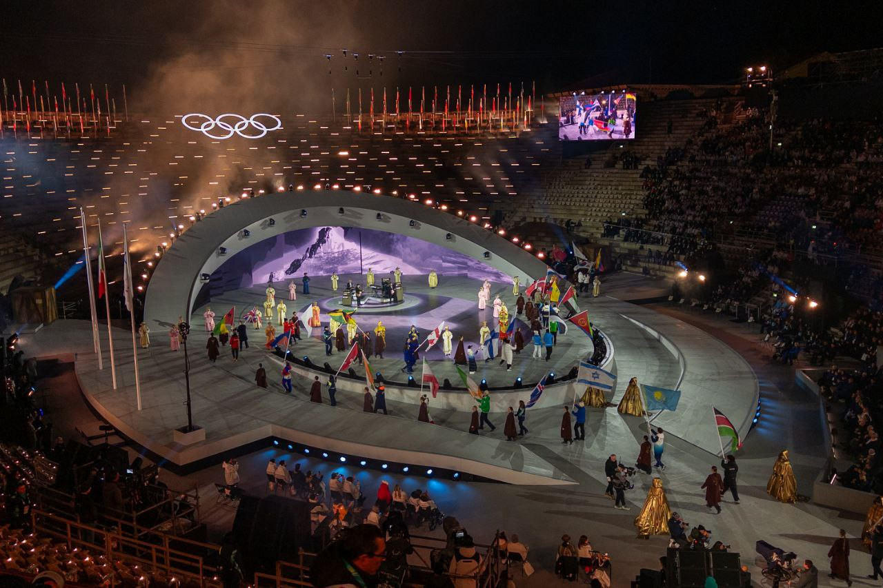 Олимпиада ойындарының жабылу салтанатында Қазақстан туын Михаил Шайдоров алып шықты