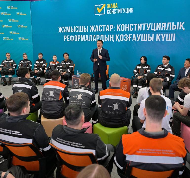 Ақсу жастары облыс әкімімен жаңа Конституция жобасын талқылады