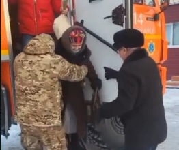 Шет ауданында жол қозғалысы шектеліп, 45 адам эвакуацияланды