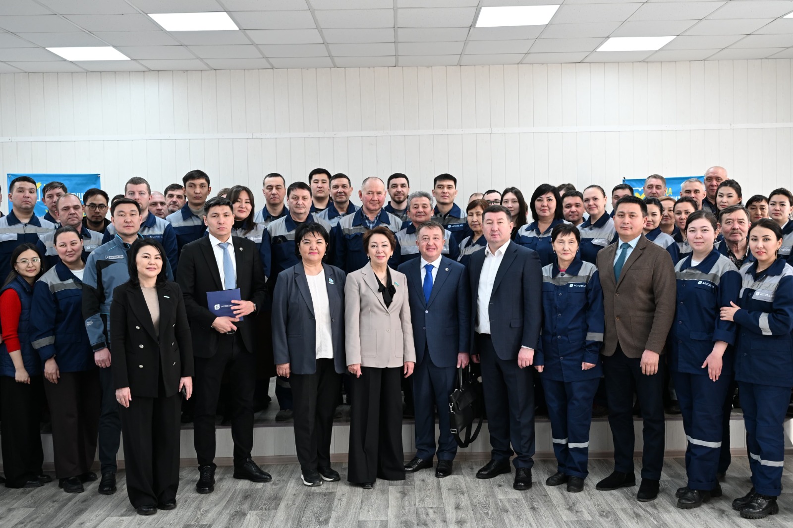 Жалпыұлттық коалиция мүшелері Ақтөбе ЖЭО ұжымымен Конституция жобасын талқылады