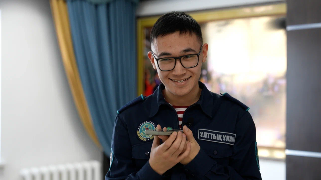 «Бұл сөзді бұрын айтпаппын»: Ұлттық ұлан сарбаздары аналарын мерекемен құттықтады