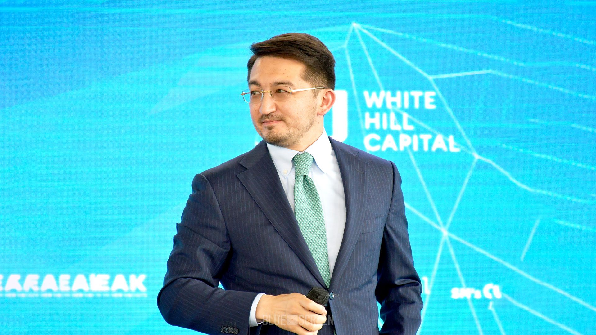 Жаслан Мәдиев: Цифрлық дәуірде дербес деректерді қорғау мәселесі ерекше маңызға ие