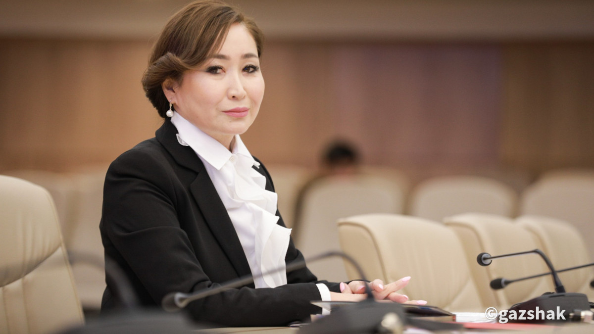 Ата-анаға құрмет – елдік қасиет