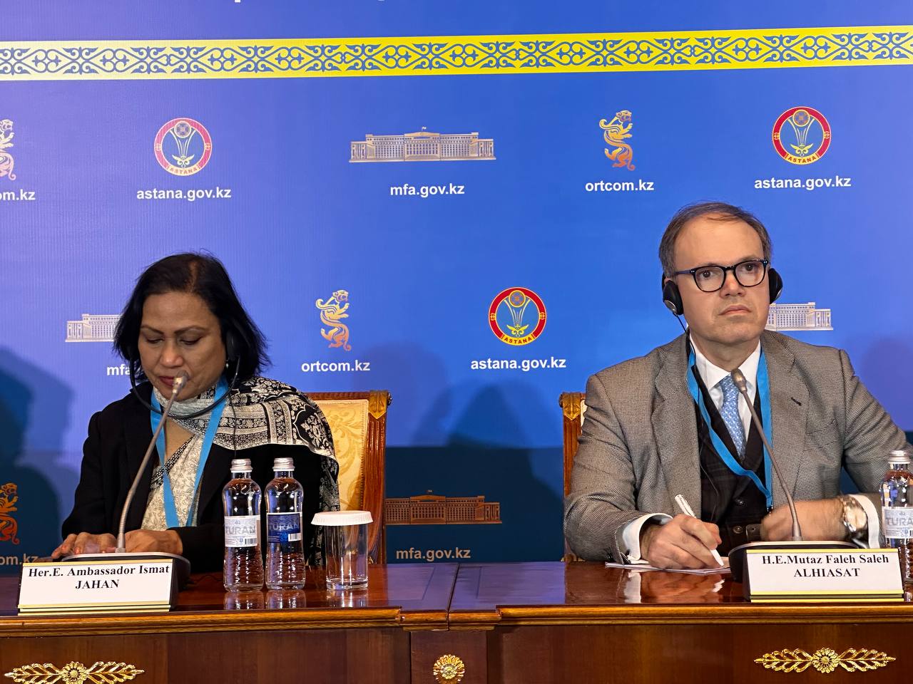 Байқаушылар: Дауыс беру процесі заңнамаға сәйкес өтіп жатыр