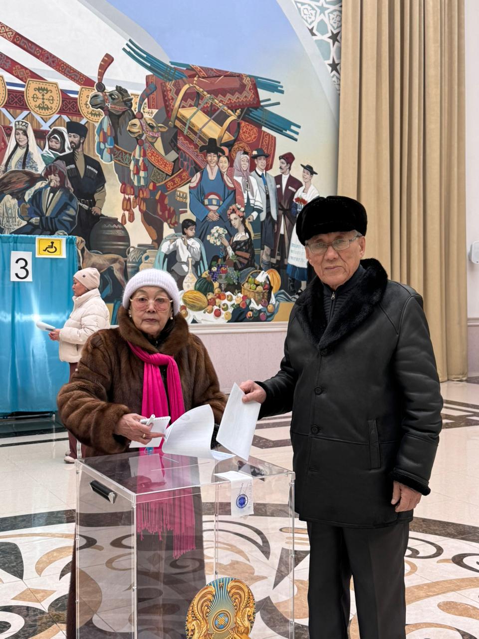 Қарағандыда үлгілі жұп референдумда таңдау жасады