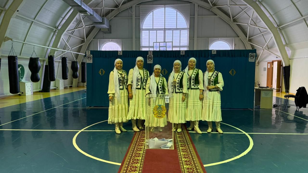 Маңғыстауда бір әулеттің келіндері референдумға қатысты