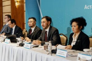 Сарапшылар Конституциялық реформа мен Қазақстанның келешегін талқылады