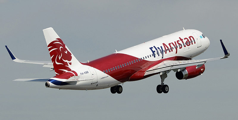 Ұшақтағы тосын жағдай: Дәрігер жүкті әйелге әуеде көмек көрсетті