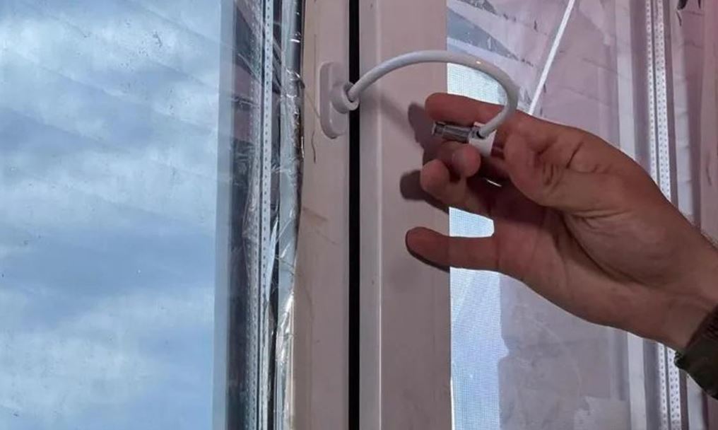 Құтқарушылар үндеу жасады: Баланы терезеден құлаудан қалай қорғаймыз?