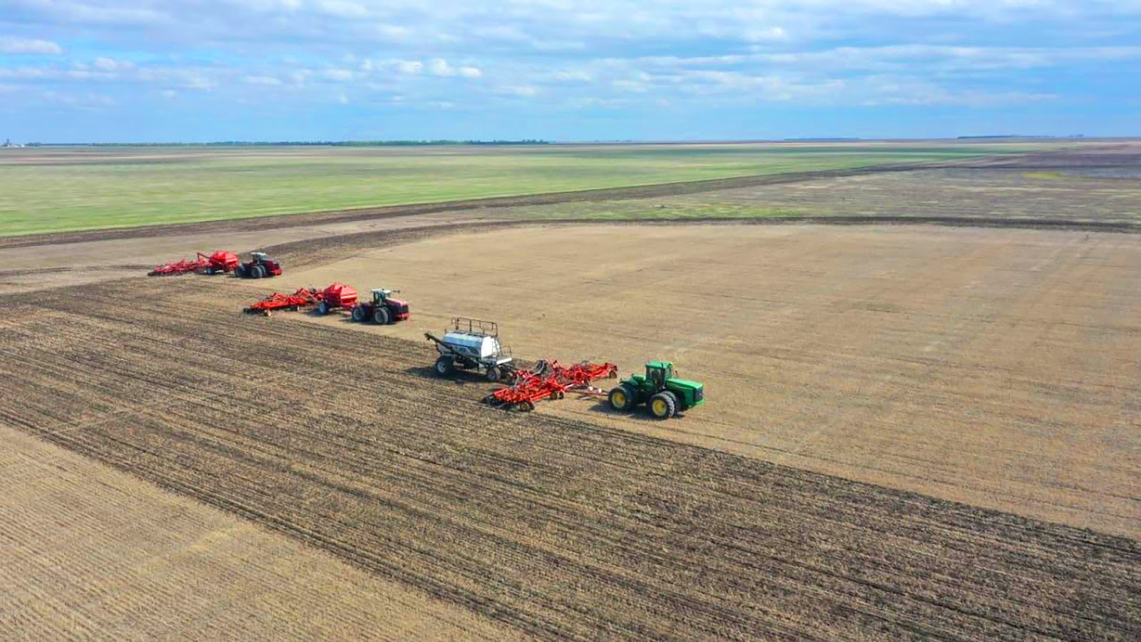 Көктемгі дала жұмысы қарқын алды