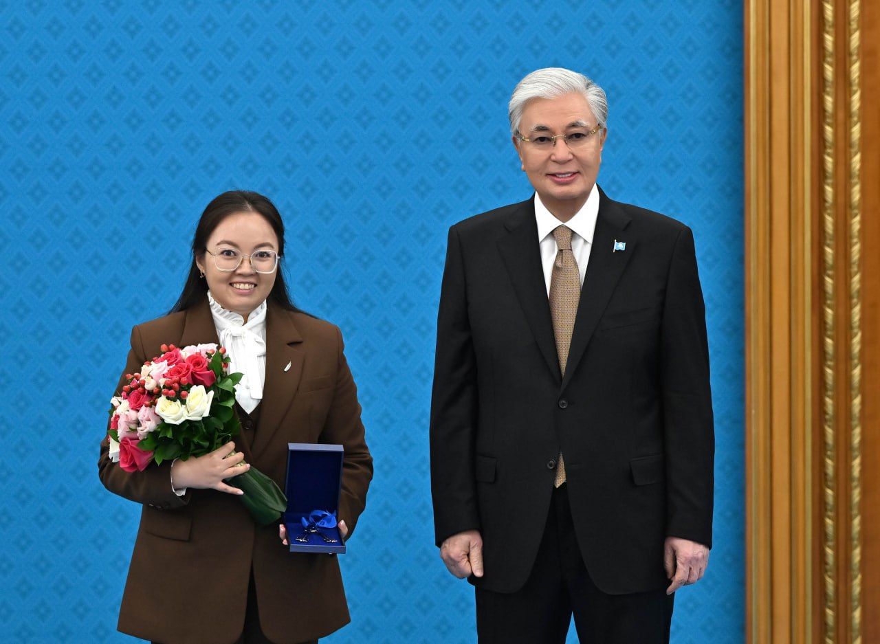 Мемлекет басшысы бір топ жас ғалымға пәтер кілттерін табыстады