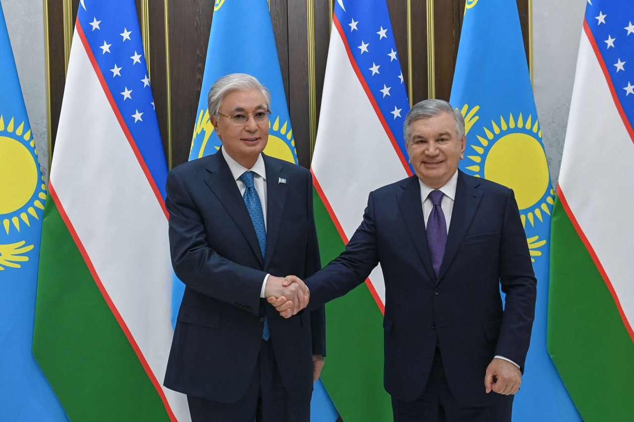 Мемлекет басшысы мен Өзбекстан Президенті бейресми кездесу өткізді