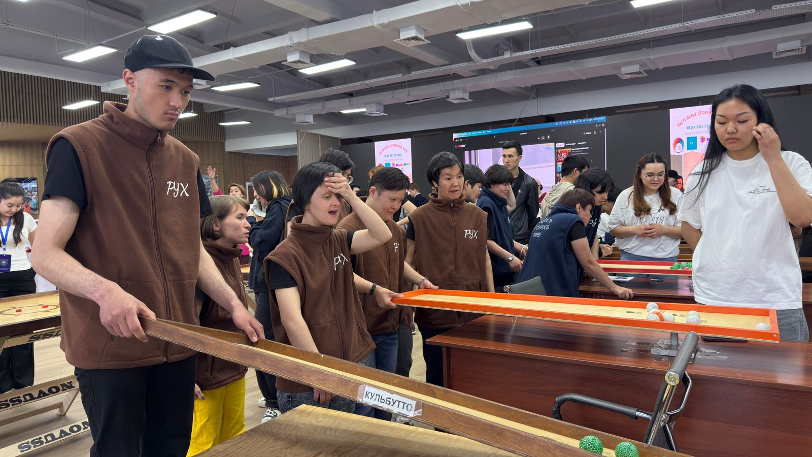 ҚазҰУ-да үстел үсті спорттық ойындарынан чемпионат өтті