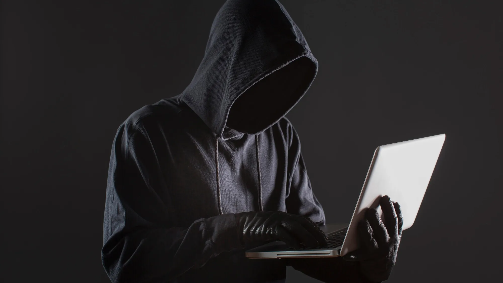 Сақ болыңыз: Алаяқтар медицина қызметкері ретінде хабарласа бастады