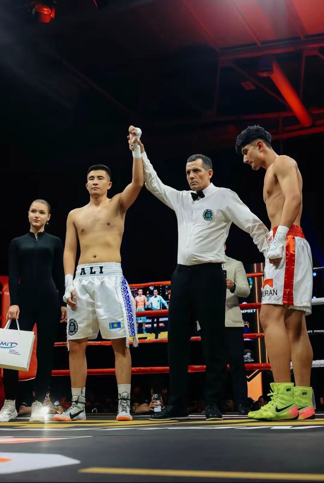 Бауыржан Әли қарсыласын 57 секундта құлатты