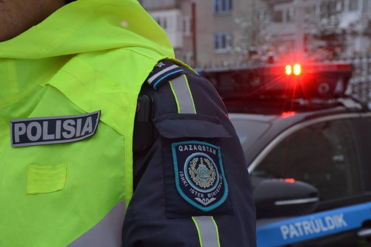 Жетісуда полицейлер көлік өртін сөндіріп, адамдарды құтқарды