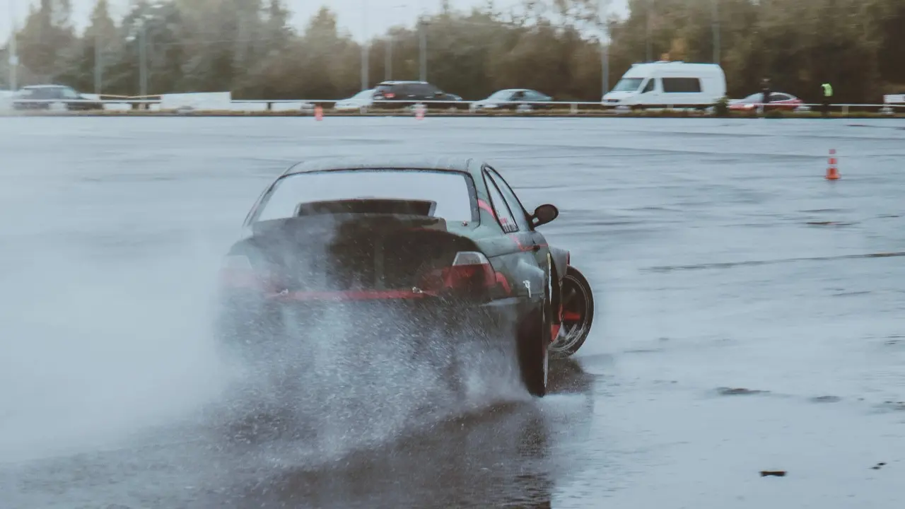 Алматыда дрифт жасаған жүргізуші қамауға алынды