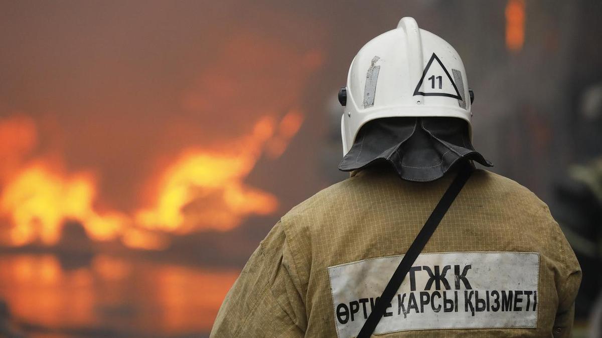 Түркістанда көпқабатты тұрғын үй жанындағы дүкен өртенді