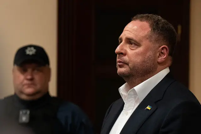 Украина президенті кеңсесінің бұрынғы басшысы Андрей Ермак қамауға алынды