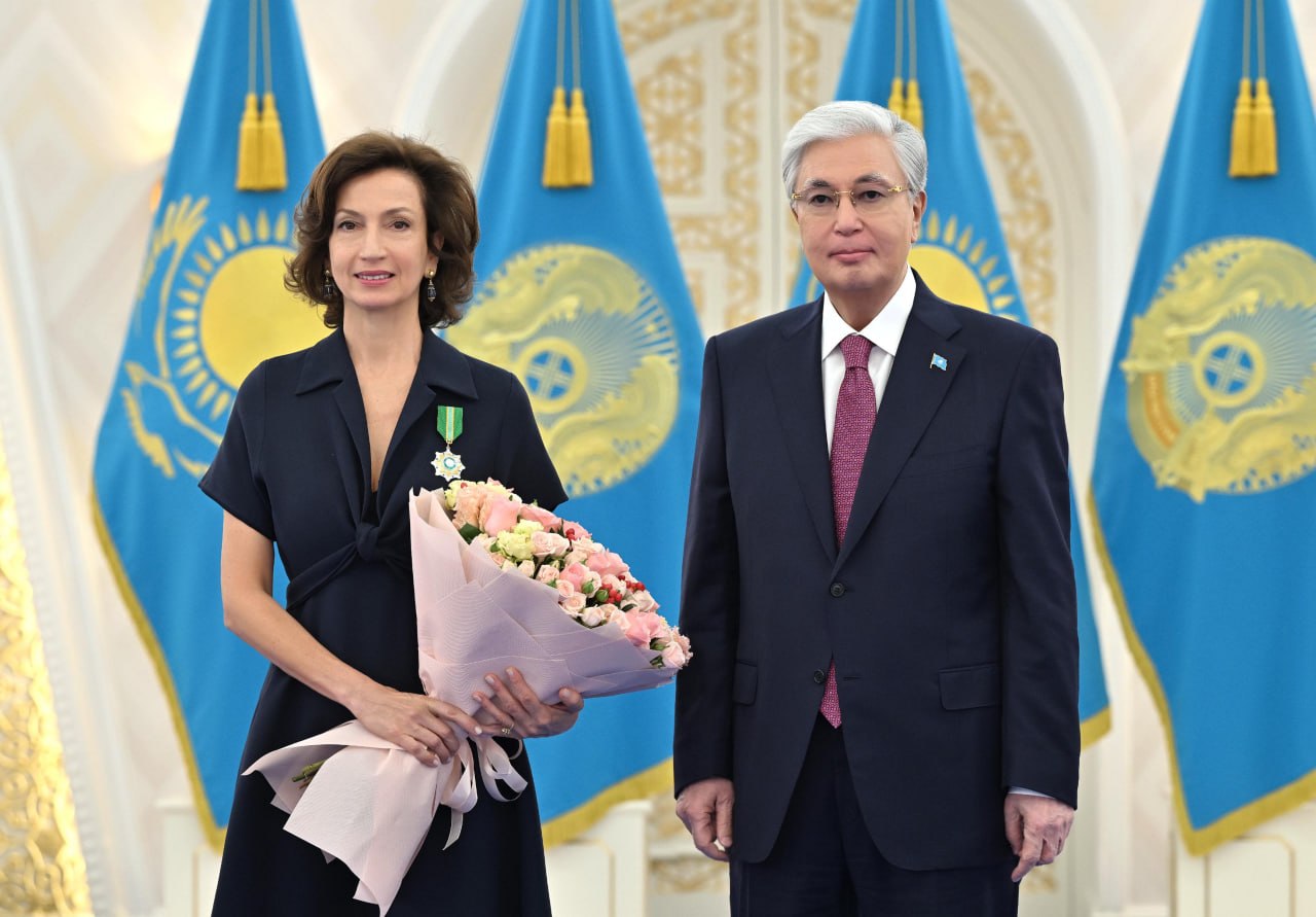 Президент ЮНЕСКО-ның бұрынғы Бас директорын Qoja Ahmet Yasaui орденімен марапаттады