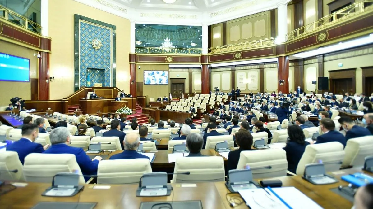 Сот жүйесінің тәуелсіздігін қамтамасыз етуде Құрылтайға қандай рөл берілген?