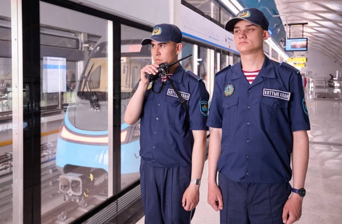 Ұландықтар LRT станцияларында қоғамдық тәртіпті күзетуге кірісті