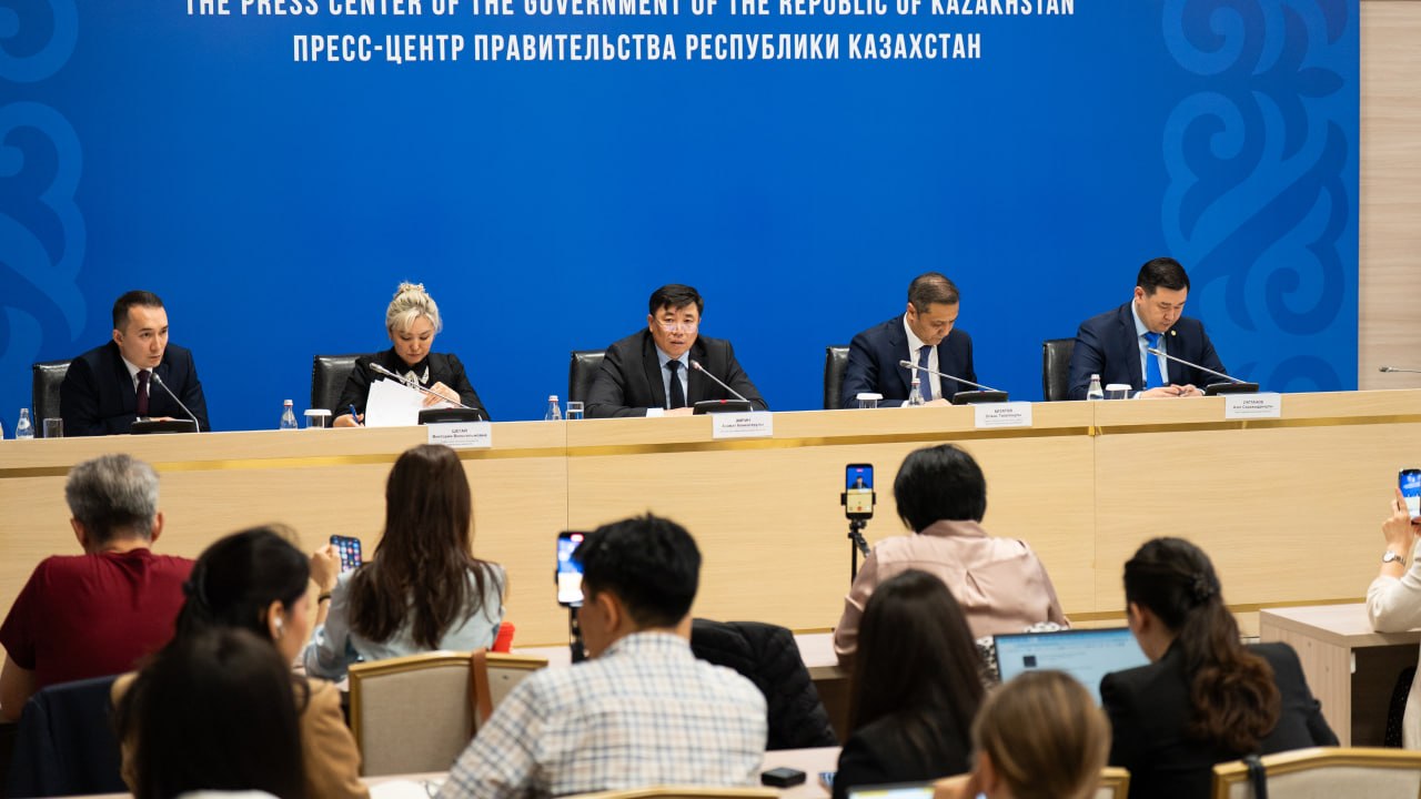 Үш жылда бюджет саласындағы 1,2 млн азаматтың жалақысы өсті